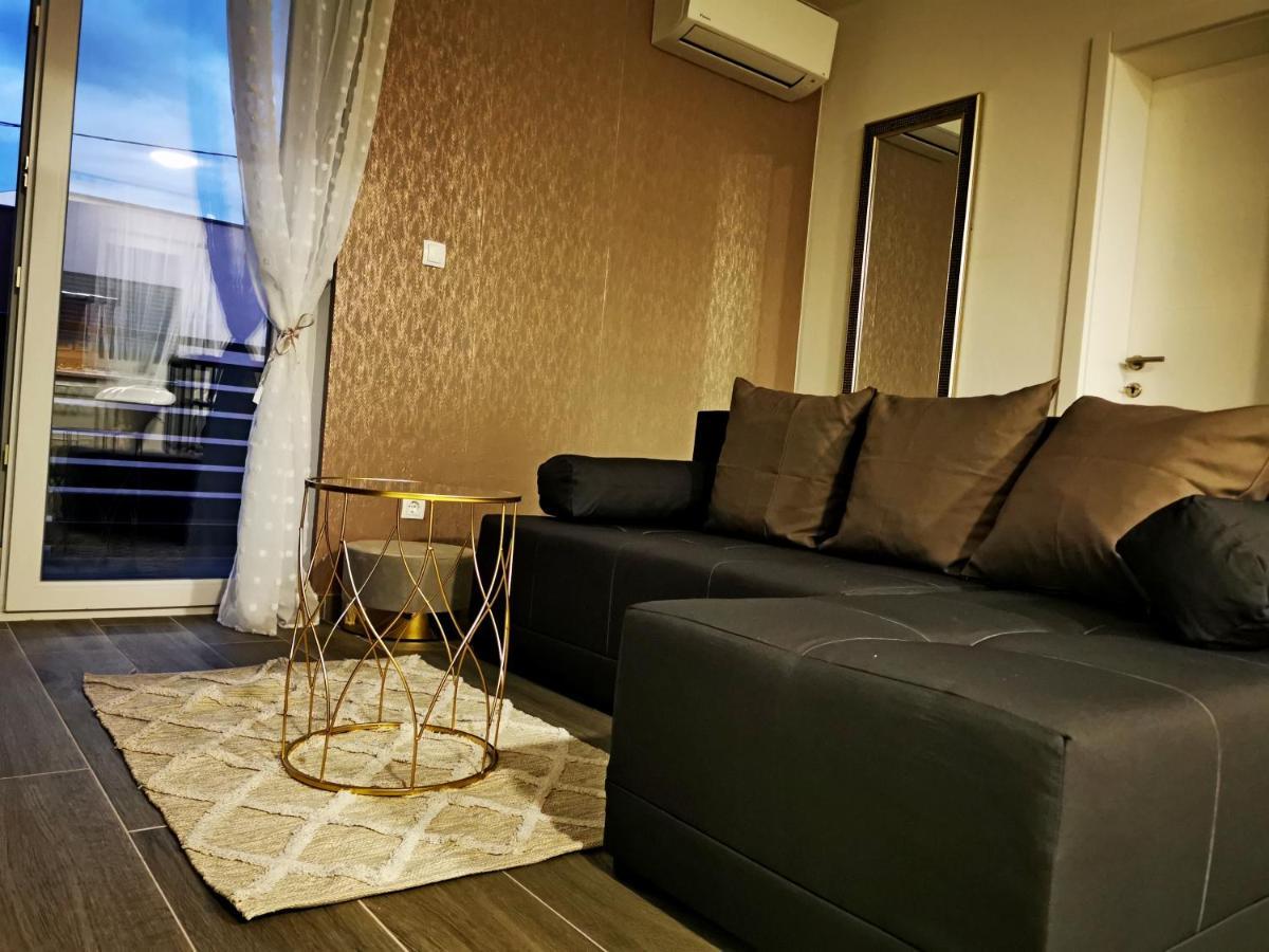 Golden - Self Check In Appartement Osijek Buitenkant foto