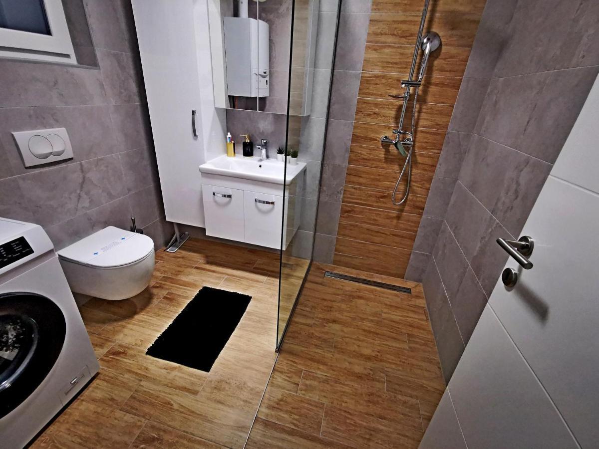 Golden - Self Check In Appartement Osijek Buitenkant foto