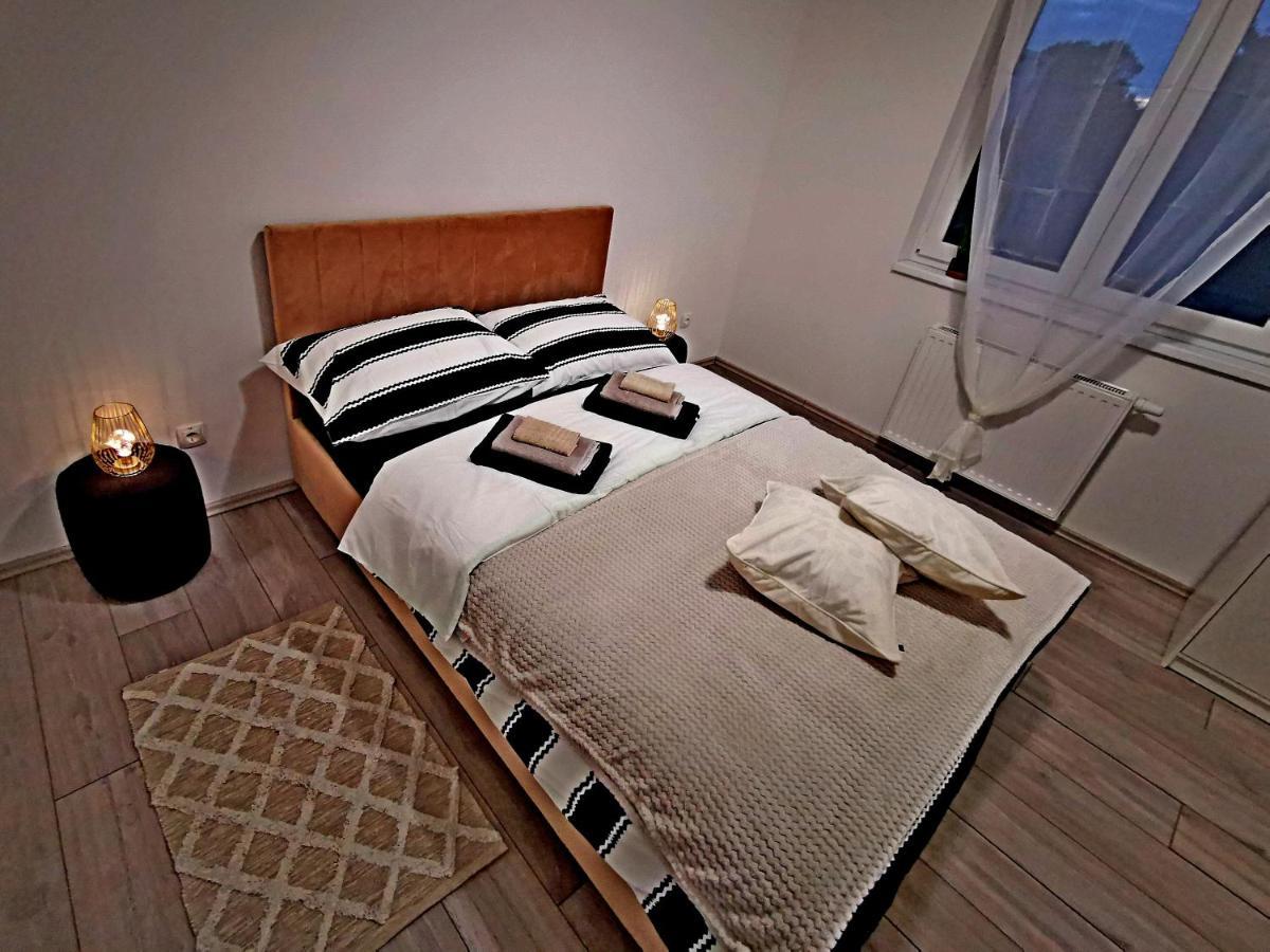 Golden - Self Check In Appartement Osijek Buitenkant foto